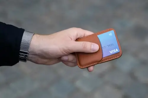  Best Credit Cards in 2025 – Complete Guide to Choosing the Right Card with Maximum Rewards